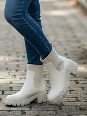 Rihero Cream Chunky Chelsea Boots Size 9